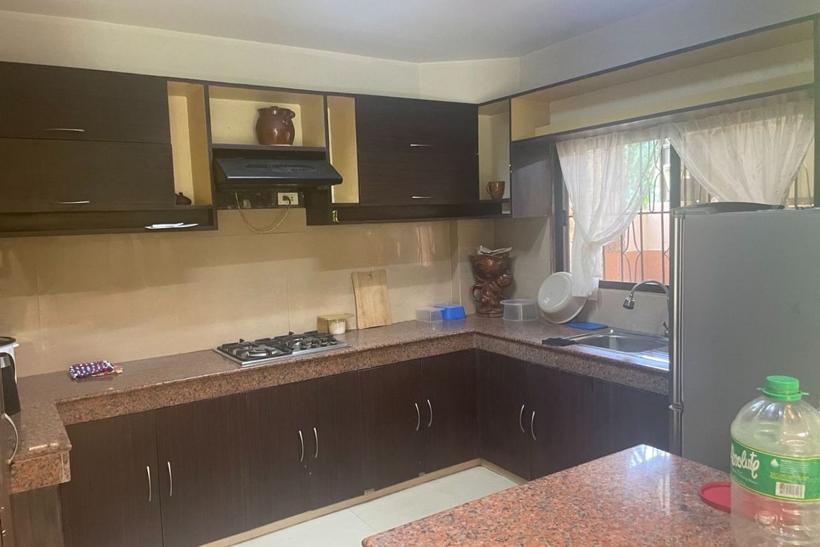 3 Bedroom House for Rent in Royale Tagaytay Estates, Buck Estate, Alfonso, Cavite photo 8