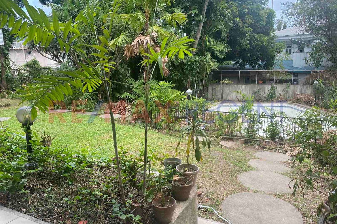 3 Bedroom House for Rent in Urdaneta Village, Bangkal, Makati, Metro Manila near MRT-3 Magallanes photo 2