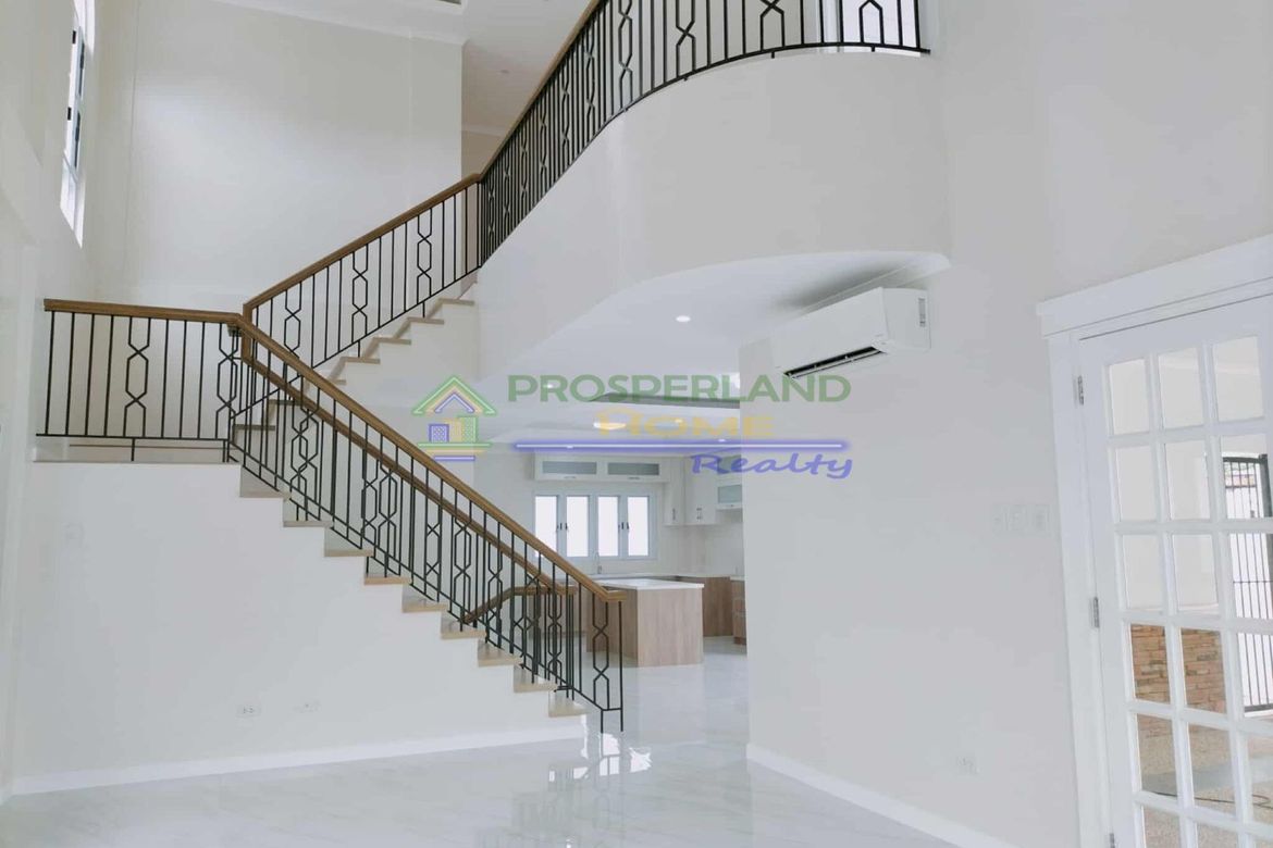 3 Bedroom House for Sale in Alabang, Muntinlupa, Metro Manila