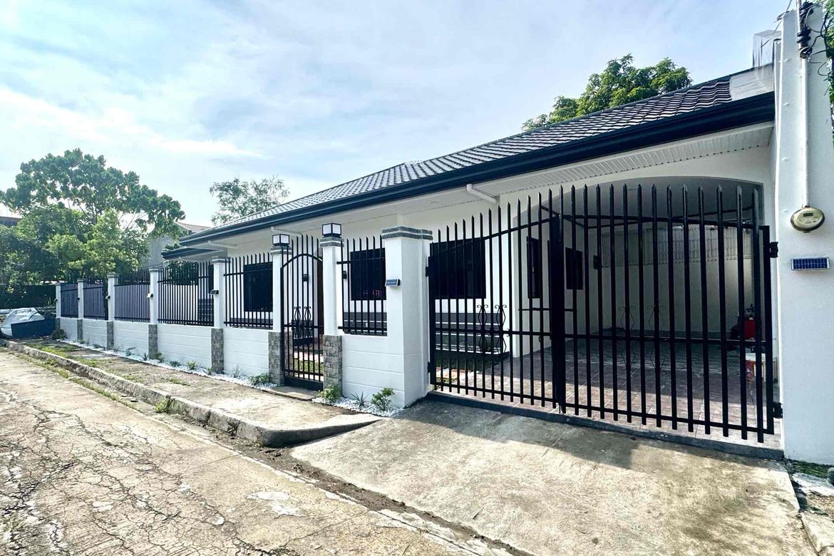 3 Bedroom House for Sale in Alijis, Bacolod, Negros Occidental