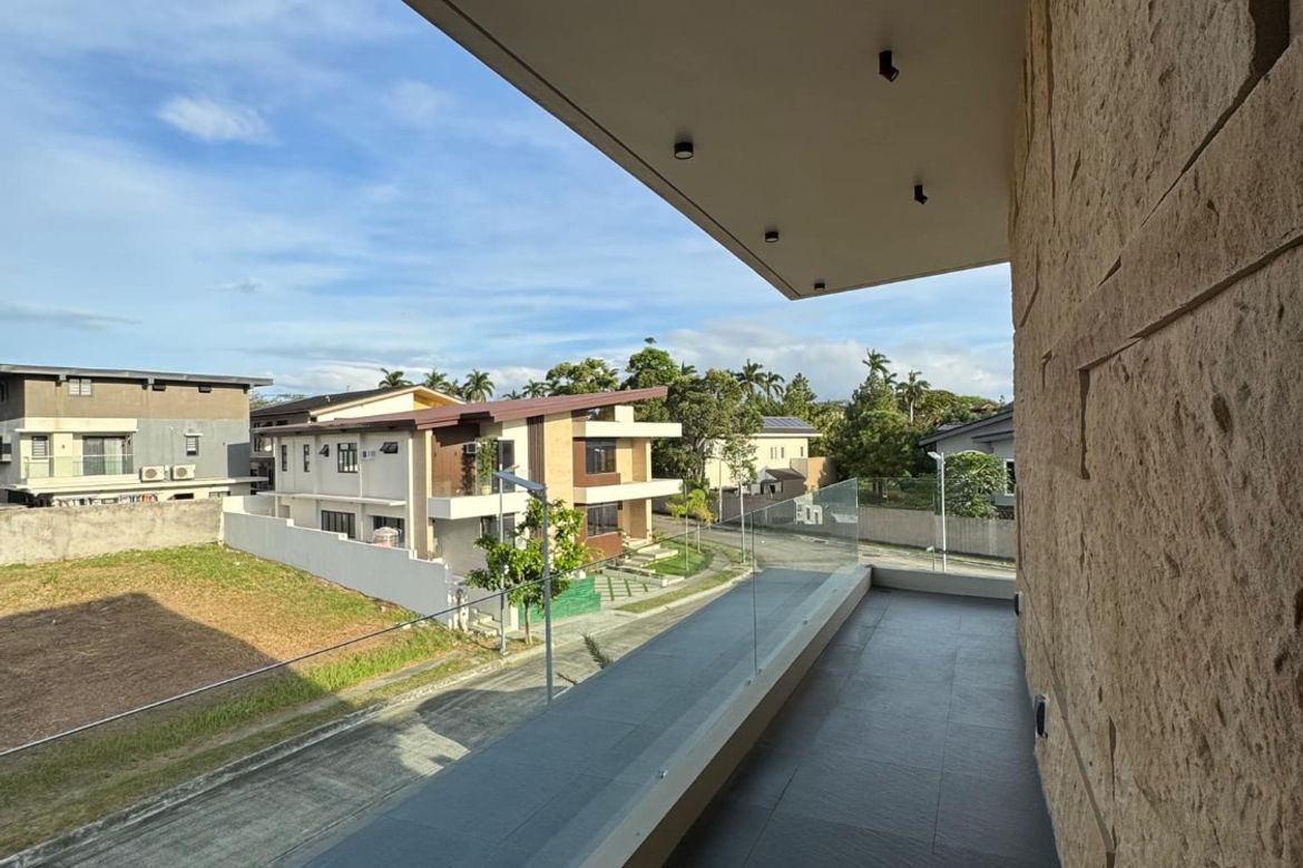 3 Bedroom House for Sale in Almanza Dos, Las Piñas, Metro Manila – photo 4
