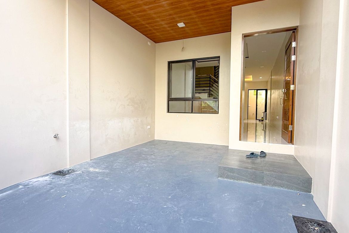 3 Bedroom House for Sale in Almanza Uno, Las Piñas, Metro Manila – photo 3