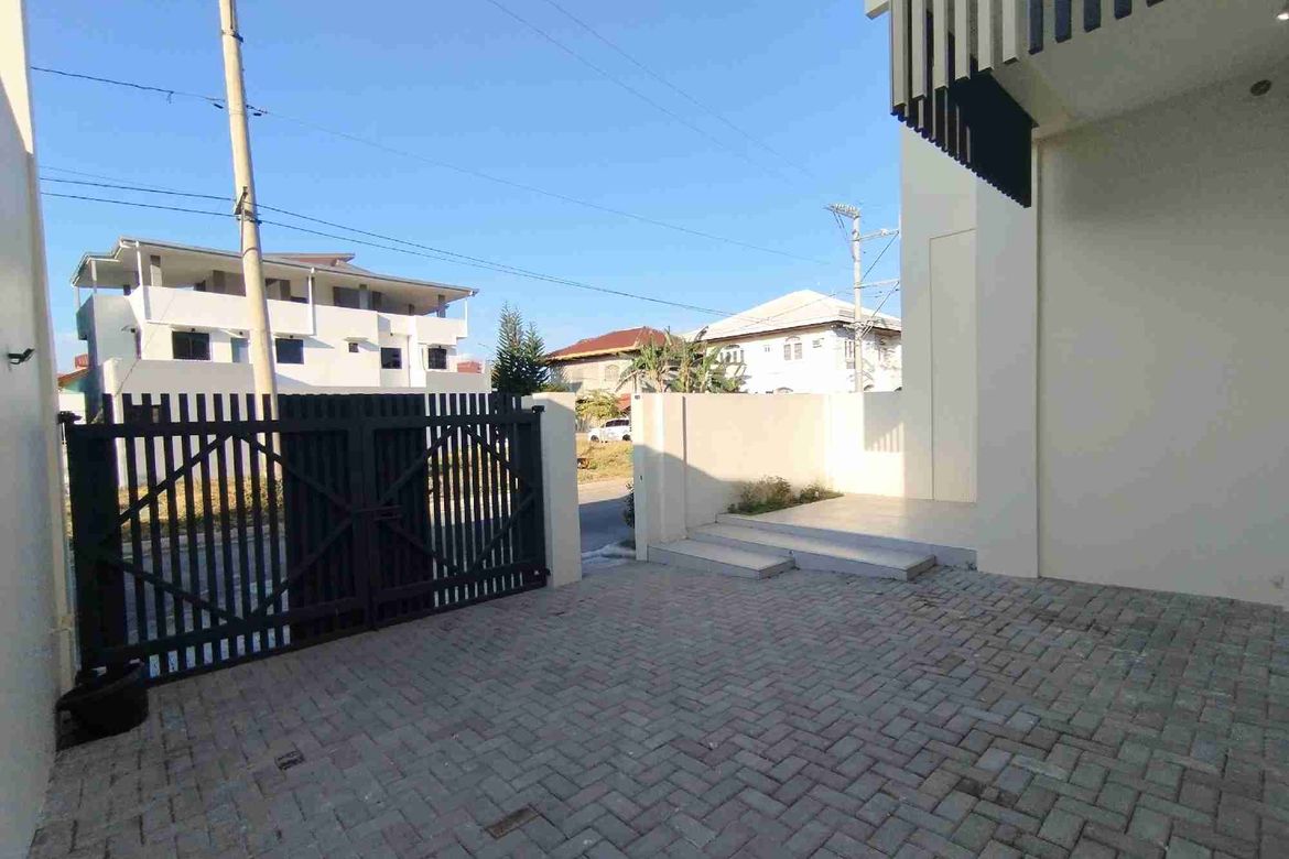 3 Bedroom House for Sale in Anabu II-C, Imus, Cavite – photo 2