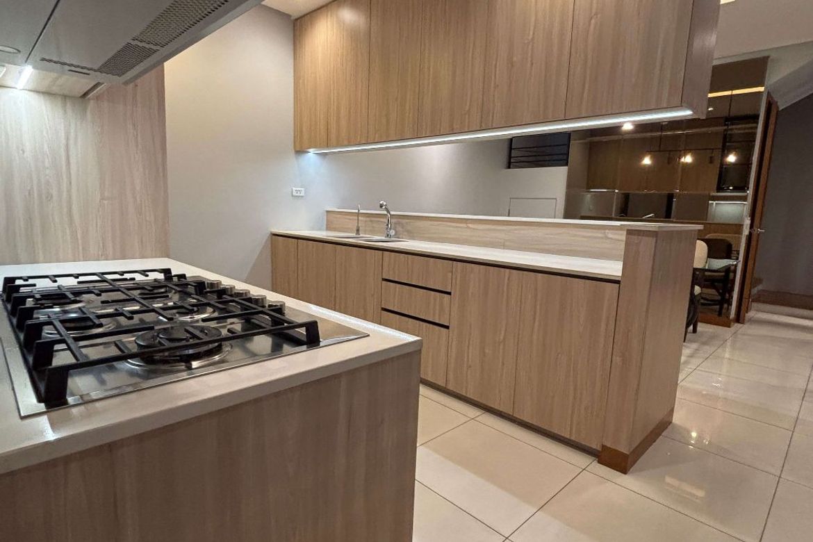3 Bedroom House for Sale in Bagong Lipunan Ng Crame, Quezon City, Metro Manila near MRT-3 Araneta Center-Cubao – photo 3