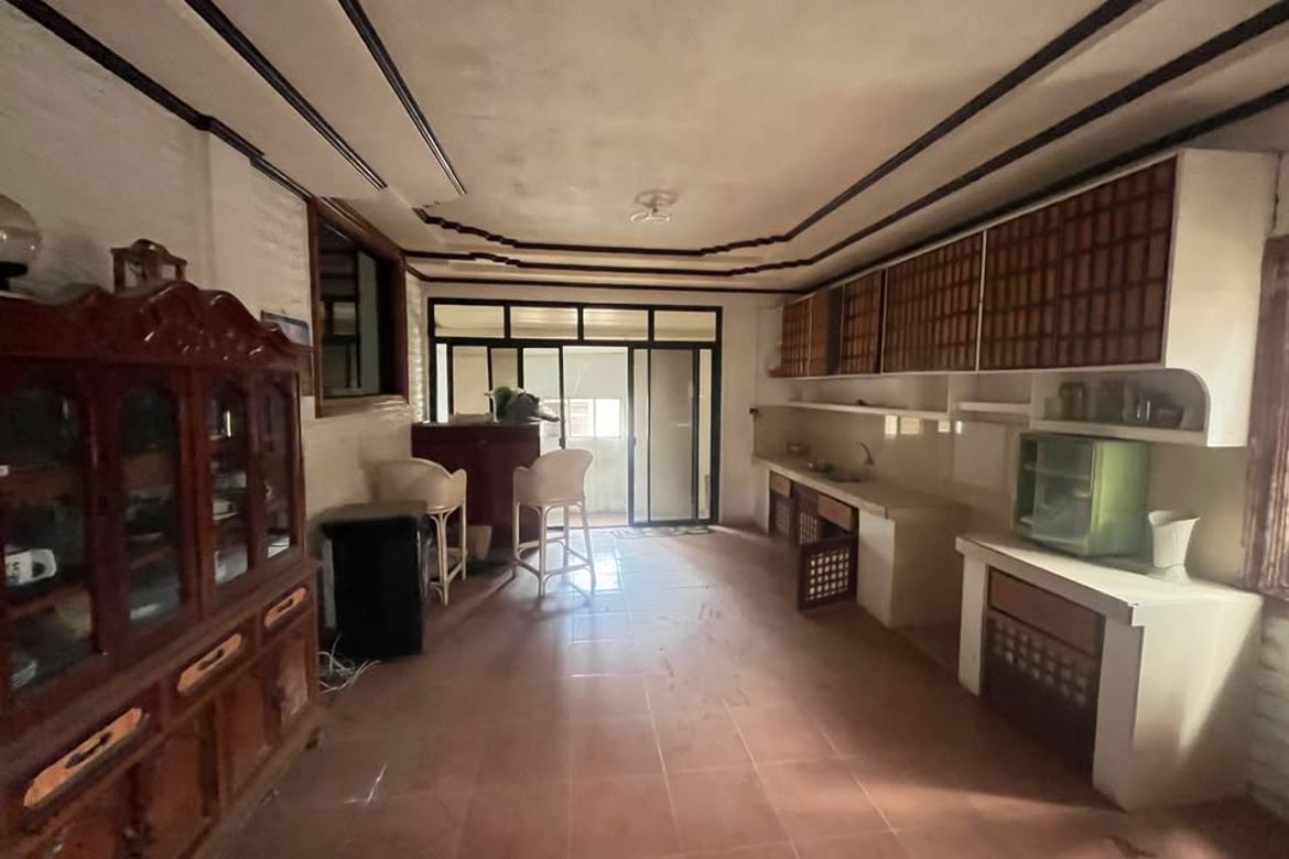 3 Bedroom House for Sale in Barangay 62-A, Cavite City, Cavite