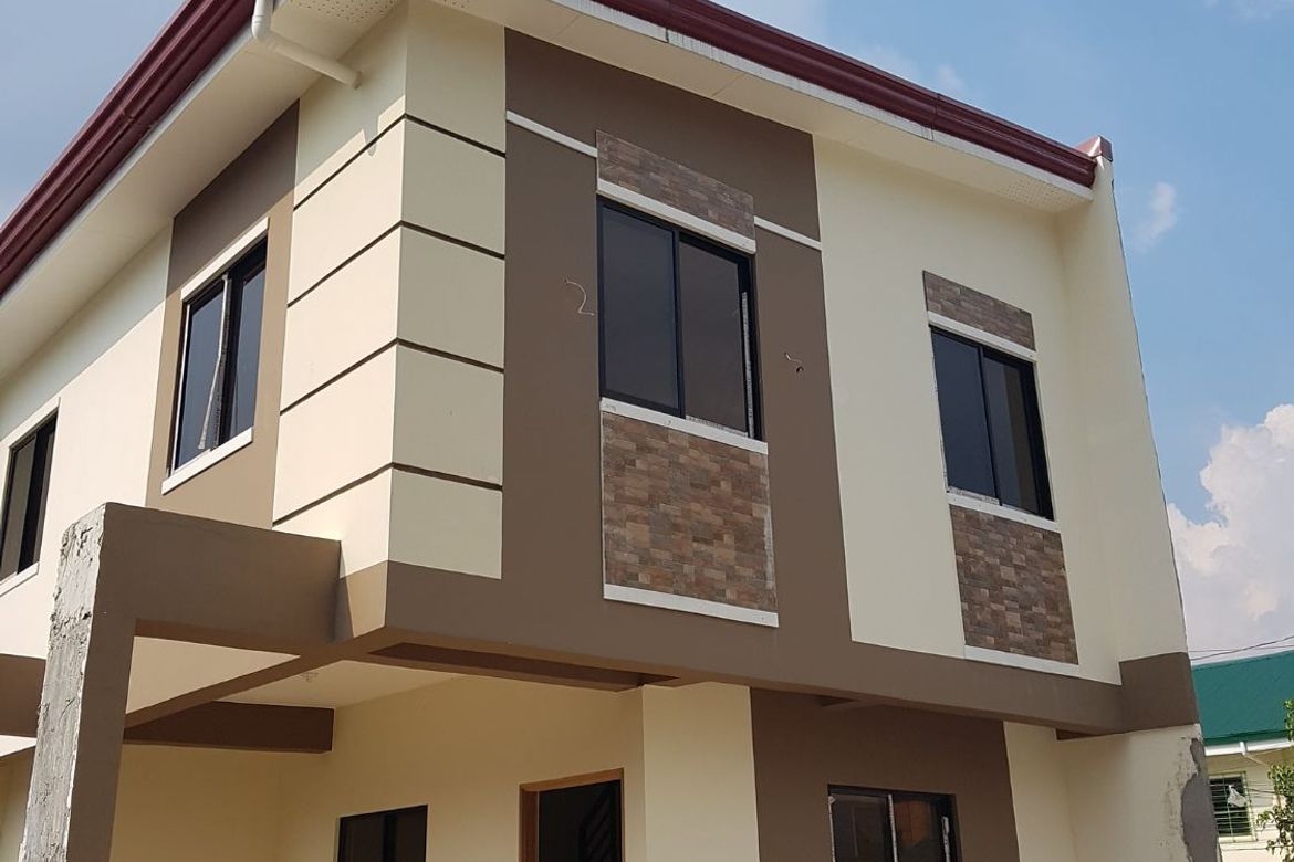 3 Bedroom House for Sale in Barangay 93, Caloocan, Metro Manila near LRT-1 Monumento – photo 2