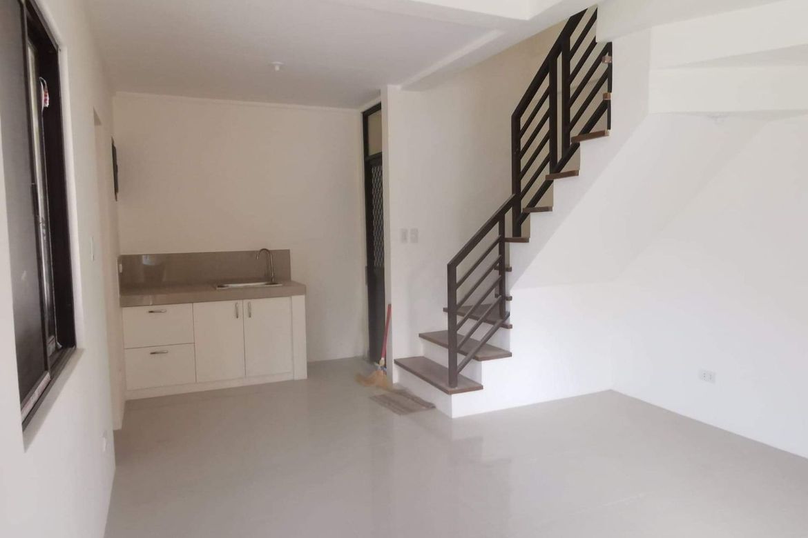 3 Bedroom House for Sale in Barangay 93, Caloocan, Metro Manila near LRT-1 Monumento – photo 4