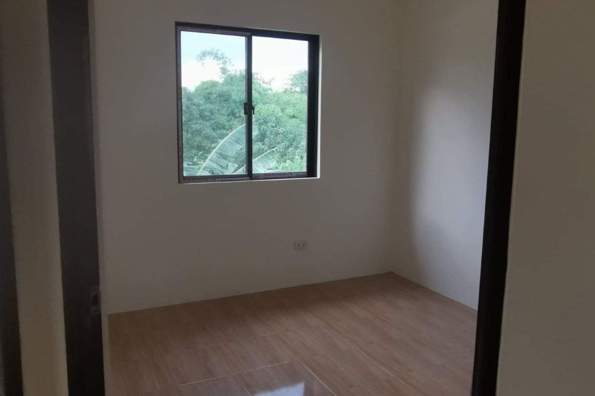 3 Bedroom House for Sale in Barangay 93, Caloocan, Metro Manila near LRT-1 Monumento – photo 6