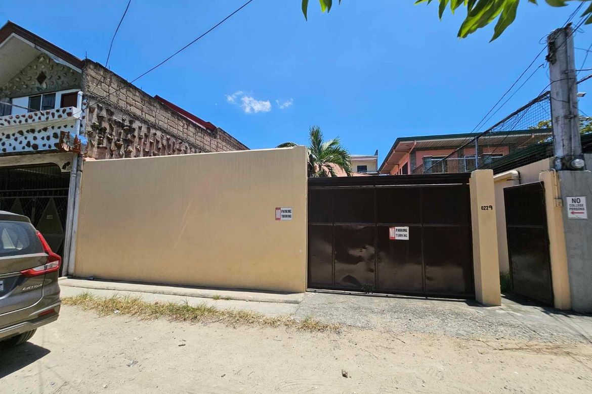 3 Bedroom House for Sale in Basak, Mandaue, Cebu
