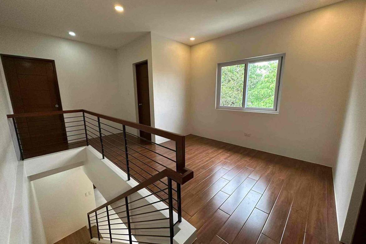 3 Bedroom House for Sale in Batasan Hills, Quezon City, Metro Manila – photo 2