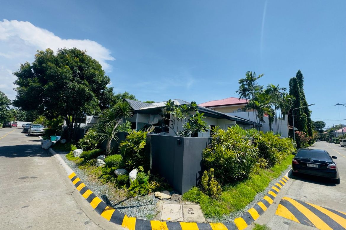 3 Bedroom House for Sale in BF Homes Parañaque, BF Homes, Parañaque, Metro Manila – photo 3