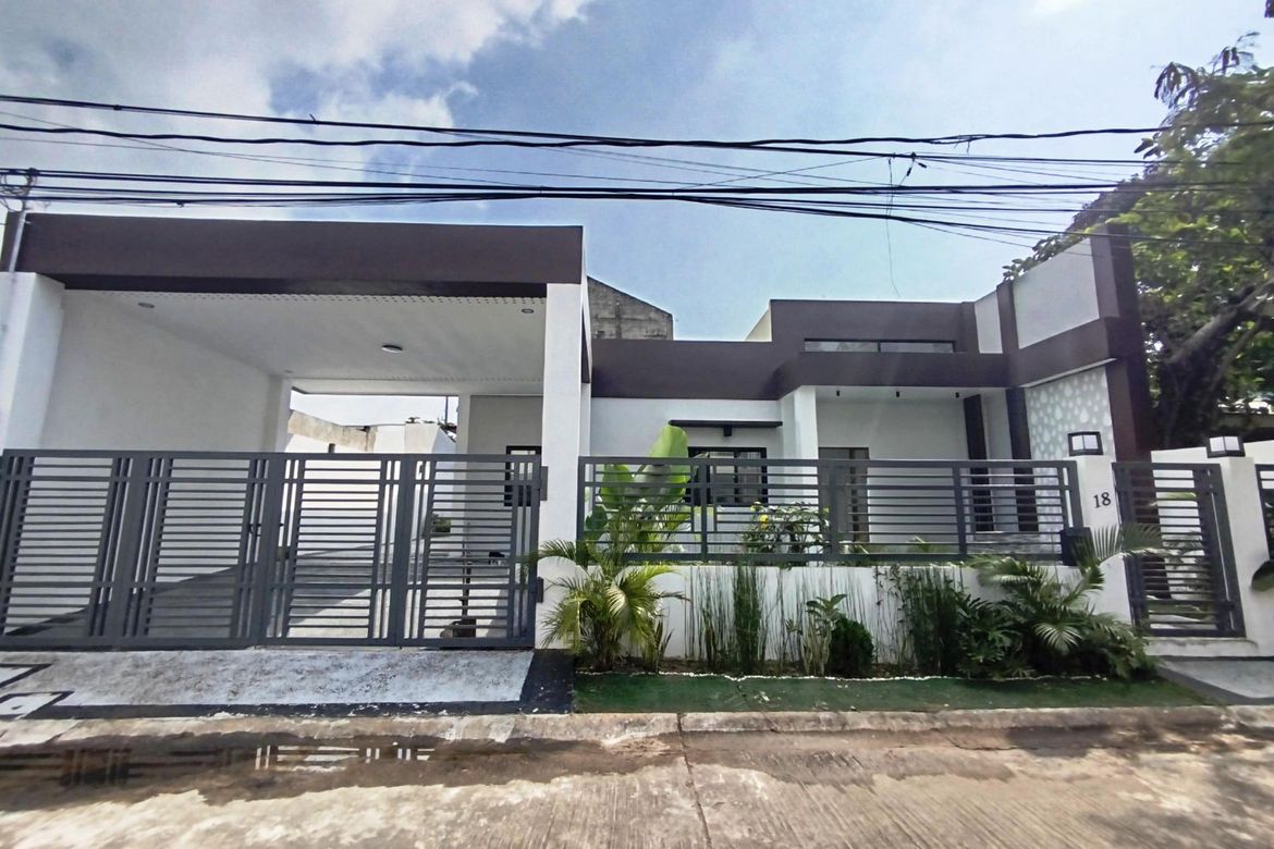 3 Bedroom House for Sale in BF Homes, Parañaque, Metro Manila