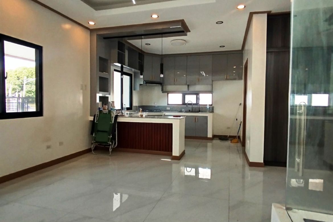 3 Bedroom House for Sale in BF Homes, Parañaque, Metro Manila – photo 3