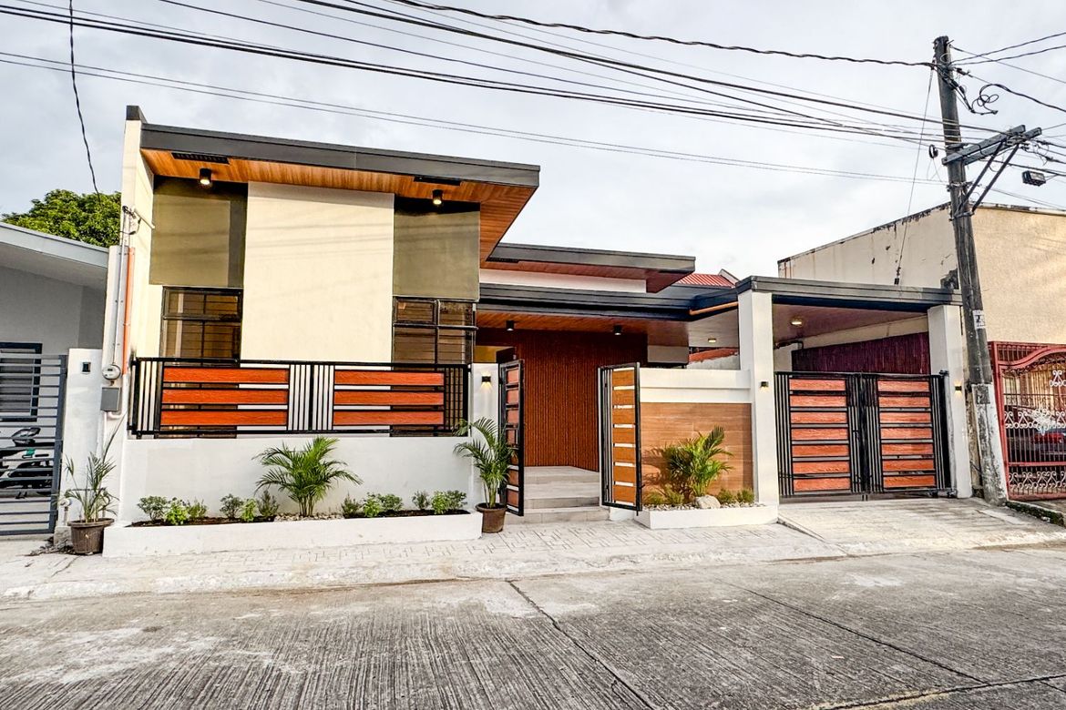 3 Bedroom House for Sale in BF Resort Village, Talon Dos, Las Piñas, Metro Manila