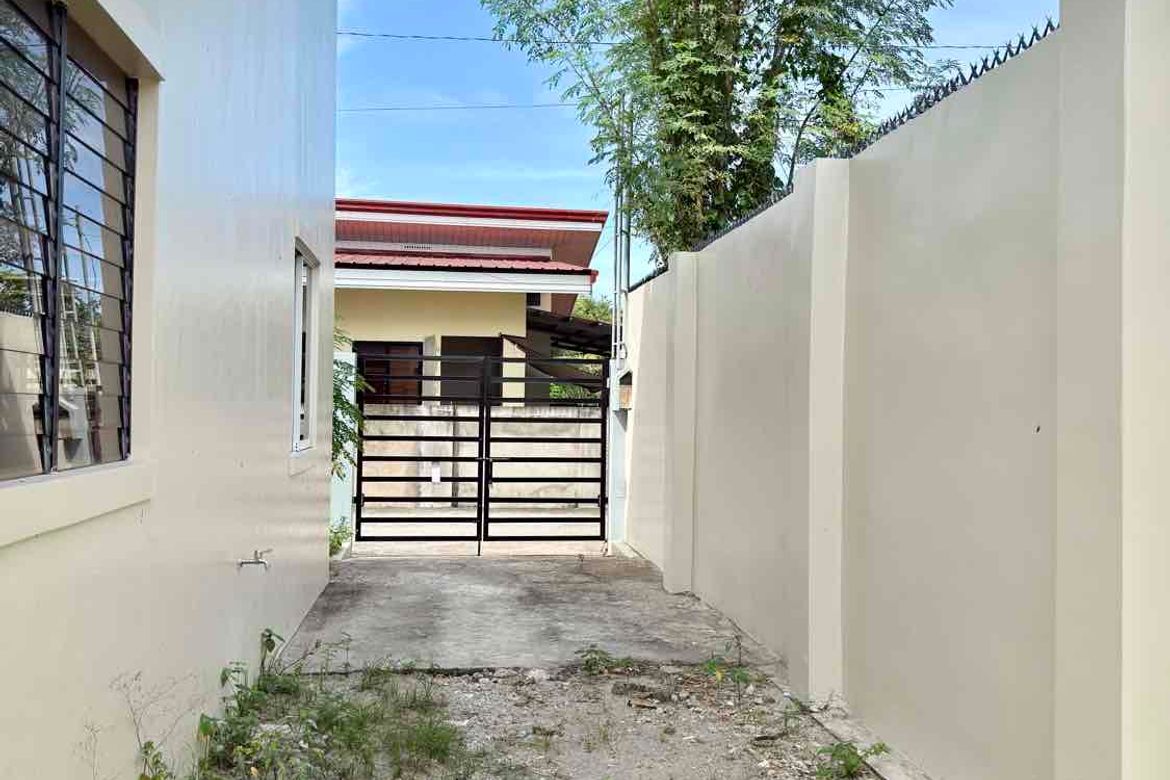 3 Bedroom House for Sale in Cadawinonan, Dumaguete, Negros Oriental – photo 2