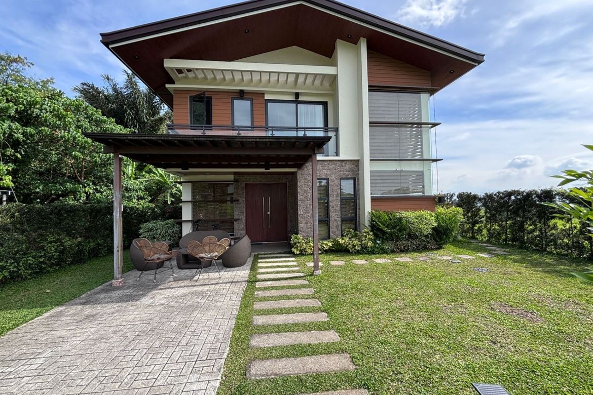 3 Bedroom House for Sale in Calabuso, Tagaytay, Cavite