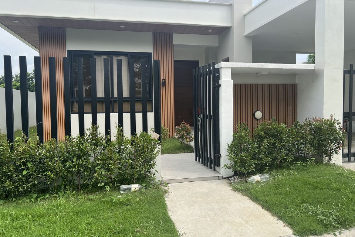 3 Bedroom House for Sale in Canlubang, Calamba, Laguna – photo 2