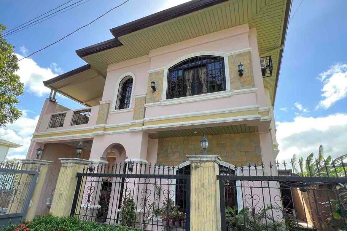 3 Bedroom House for Sale in Canlubang, Calamba, Laguna