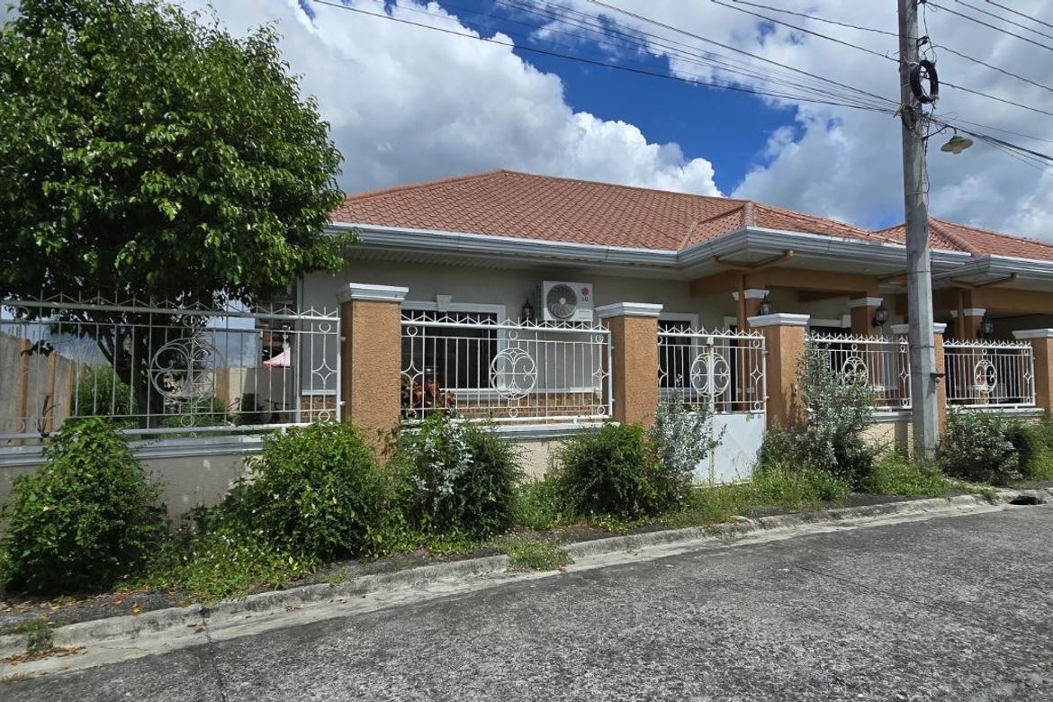 3 Bedroom House for Sale in Capaya, Angeles, Pampanga