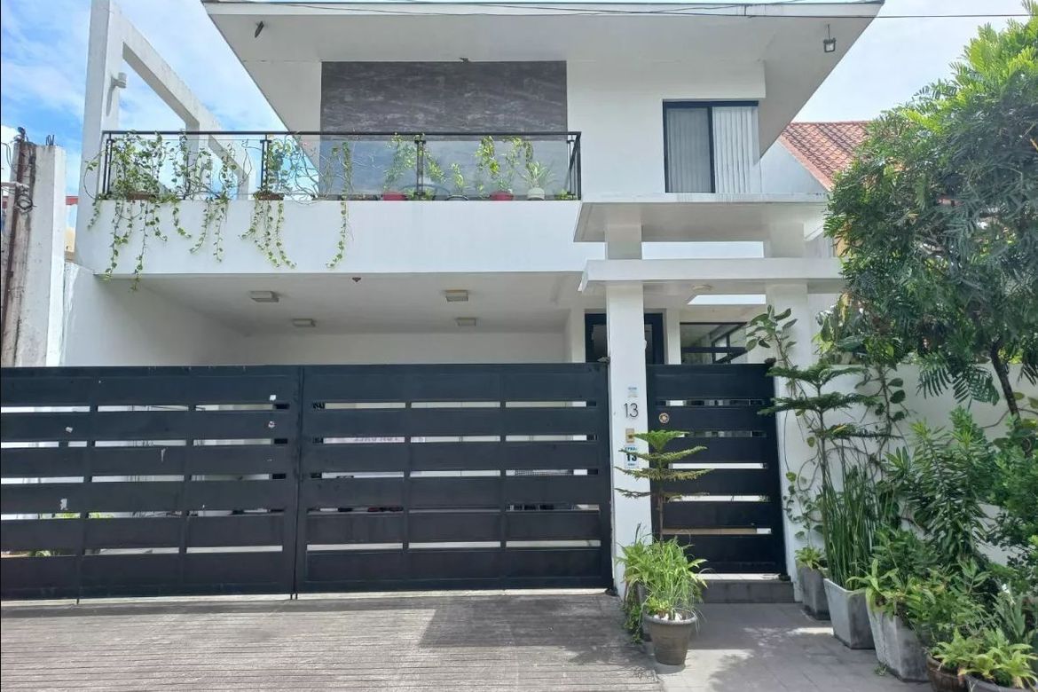 3 Bedroom House for Sale in Capitol Park Homes, Ramon Magsaysay, Quezon City, Metro Manila near LRT-1 Roosevelt – photo 2