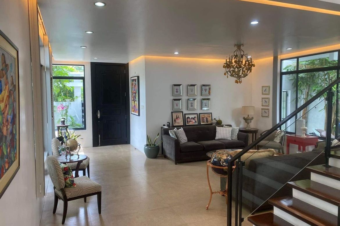 3 Bedroom House for Sale in Capitol Park Homes, Ramon Magsaysay, Quezon City, Metro Manila near LRT-1 Roosevelt – photo 4