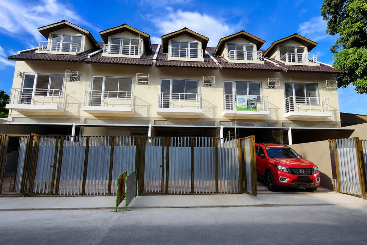 3 Bedroom House for Sale in Commonwealth, Quezon City, Metro Manila