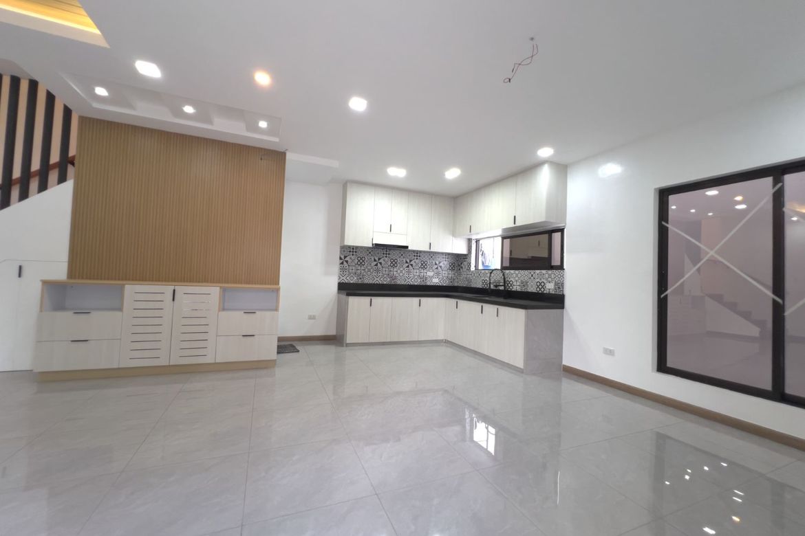 3 Bedroom House for Sale in Concepcion Uno, Marikina, Metro Manila – photo 5