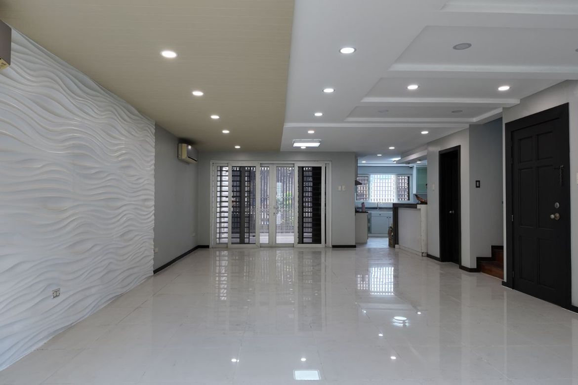 3 Bedroom House for Sale in Horseshoe, Quezon City, Metro Manila near LRT-2 Gilmore – photo 8