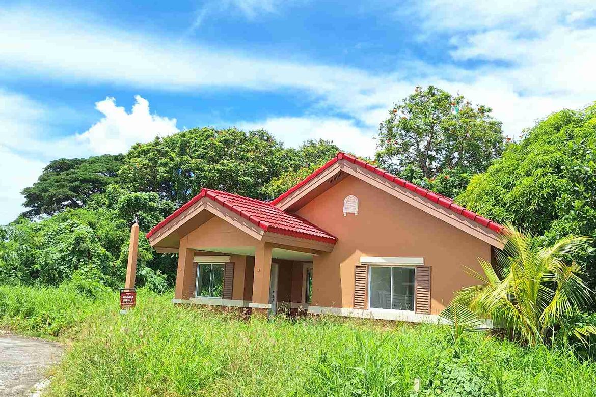 3 Bedroom House for Sale in Jibao-An, Pavia, Iloilo