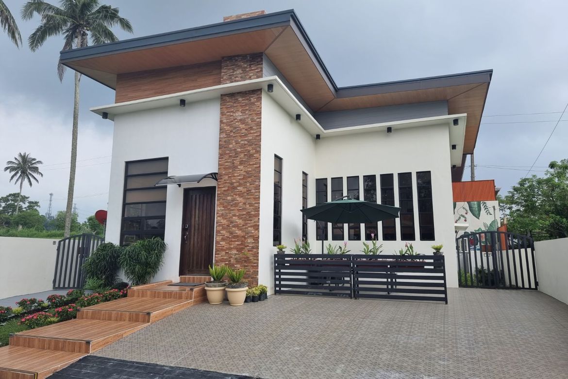 3 Bedroom House for Sale in Luksuhin Ilaya, Alfonso, Cavite – photo 2