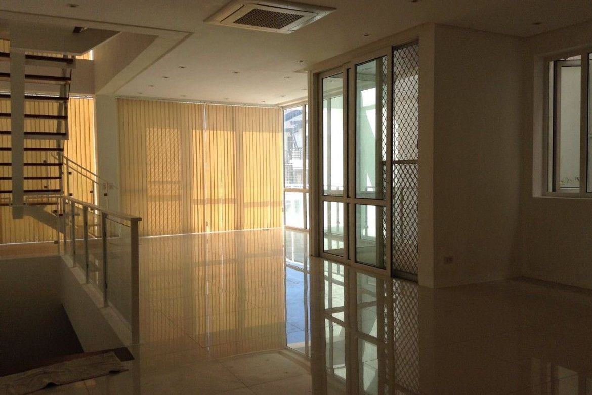 3 Bedroom House for Sale in MAHOGANY PLACE III, Bagong Tanyag, Taguig, Metro Manila – photo 2