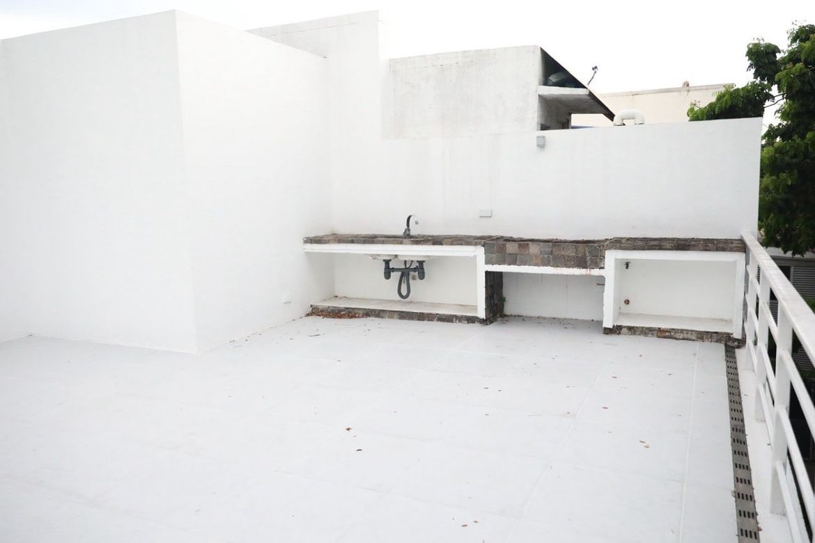 3 Bedroom House for Sale in MAHOGANY PLACE III, Bagong Tanyag, Taguig, Metro Manila – photo 3