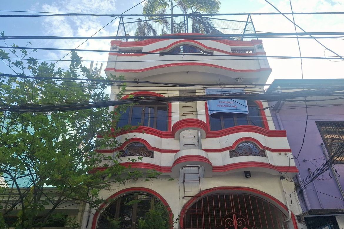 3 Bedroom House for Sale in Malate, Manila, Metro Manila near LRT-1 Vito Cruz