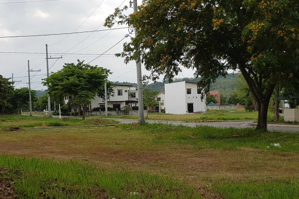 3 Bedroom House for Sale in Mampalasan, Biñan, Laguna – photo 5