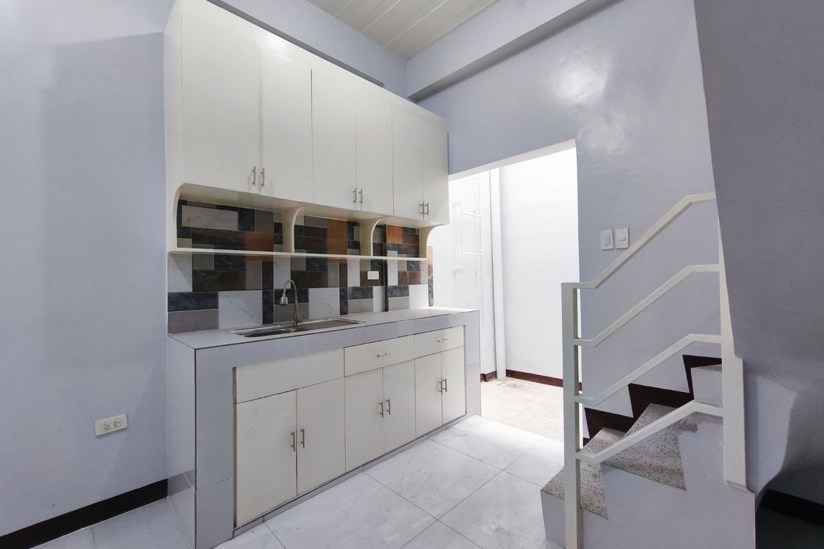 3 Bedroom House for Sale in Manila, Metro Manila near LRT-2 Legarda – photo 8