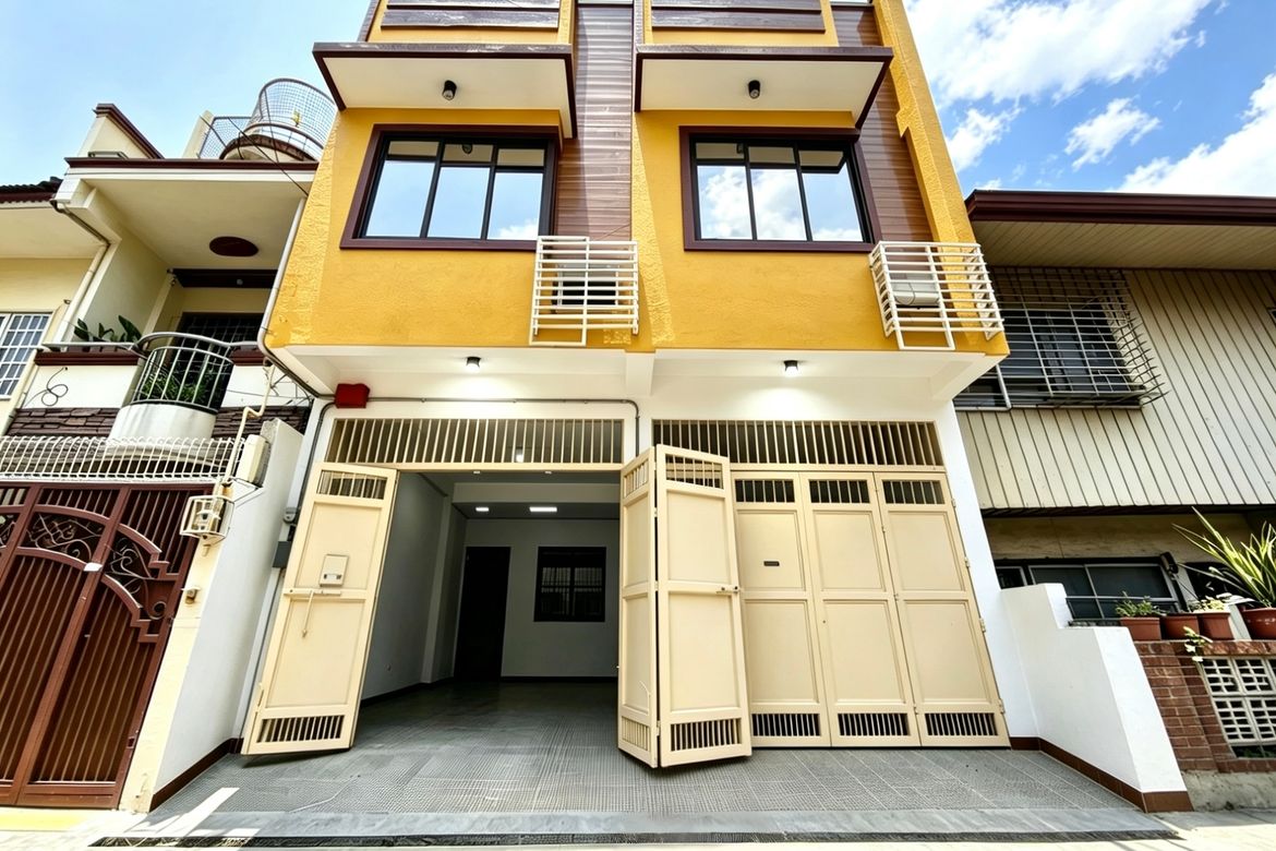 3 Bedroom House for Sale in Manila, Metro Manila near LRT-2 Legarda