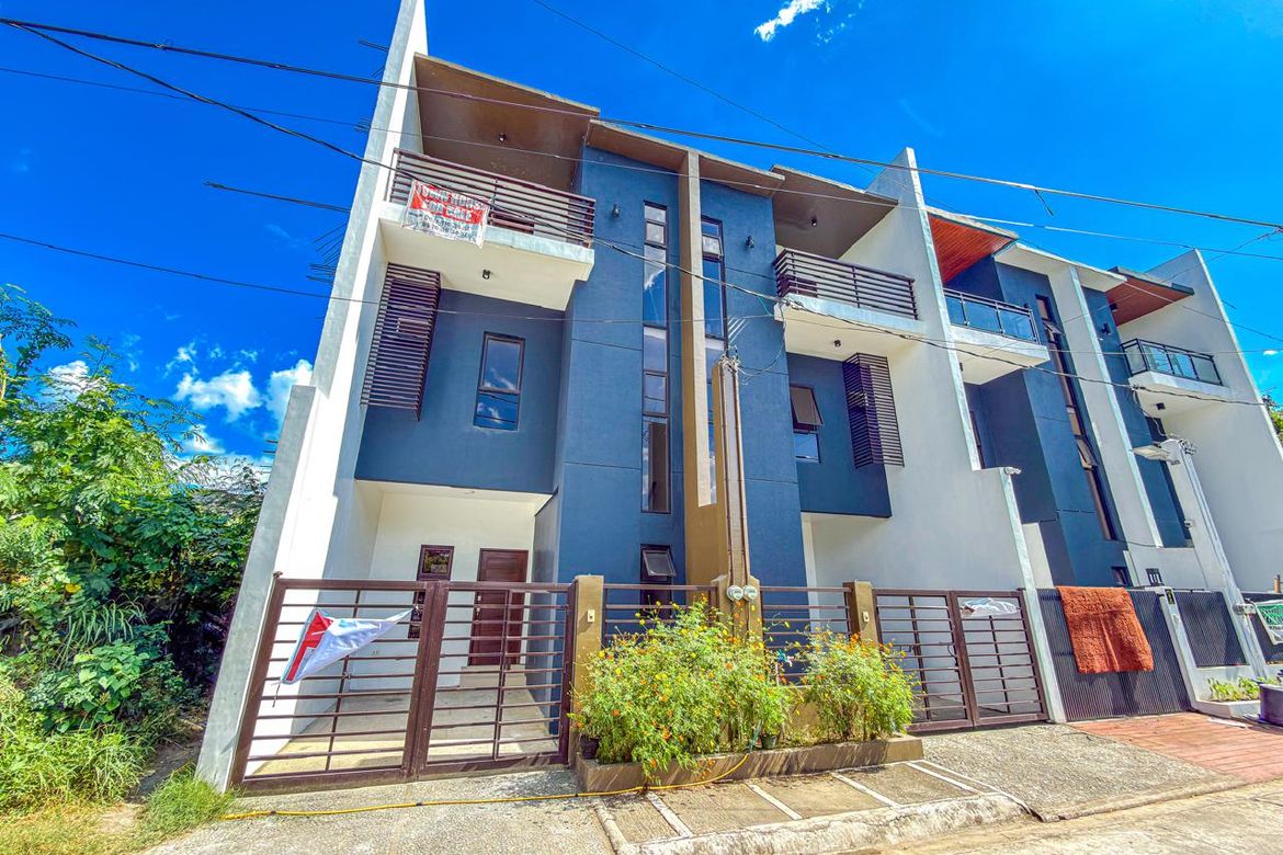 3 Bedroom House for Sale in Manuyo Dos, Las Piñas, Metro Manila