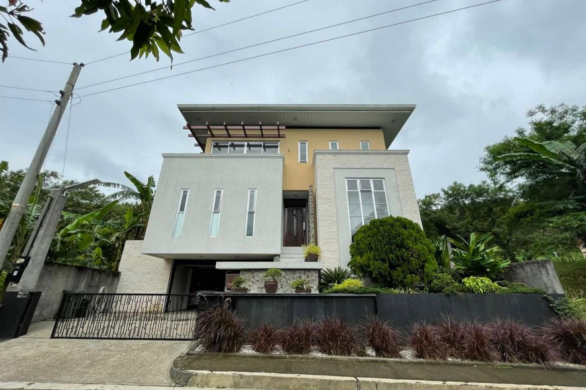 3 Bedroom House for Sale in Niyugan, Laurel, Batangas