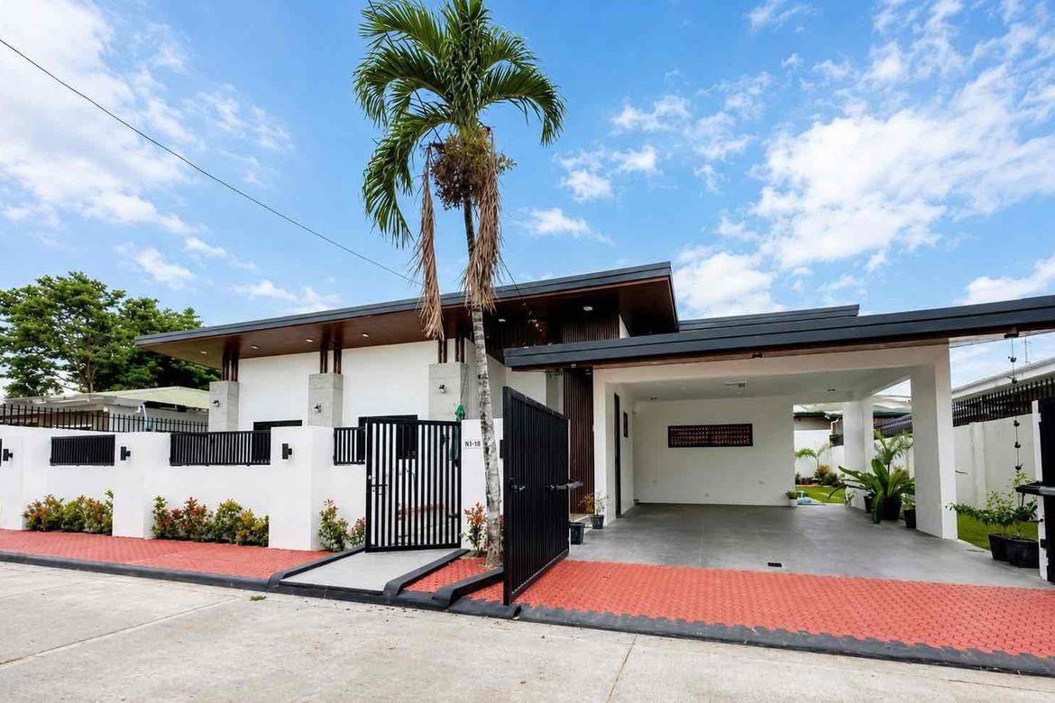 3 Bedroom House for Sale in Pampang, Angeles, Pampanga