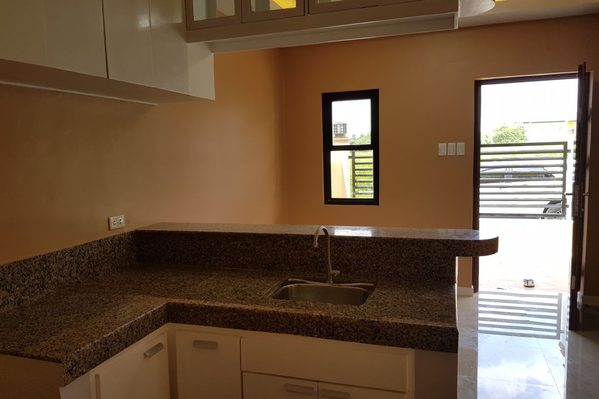 3 Bedroom House for Sale in Paradahan I, Tanza, Cavite – photo 7