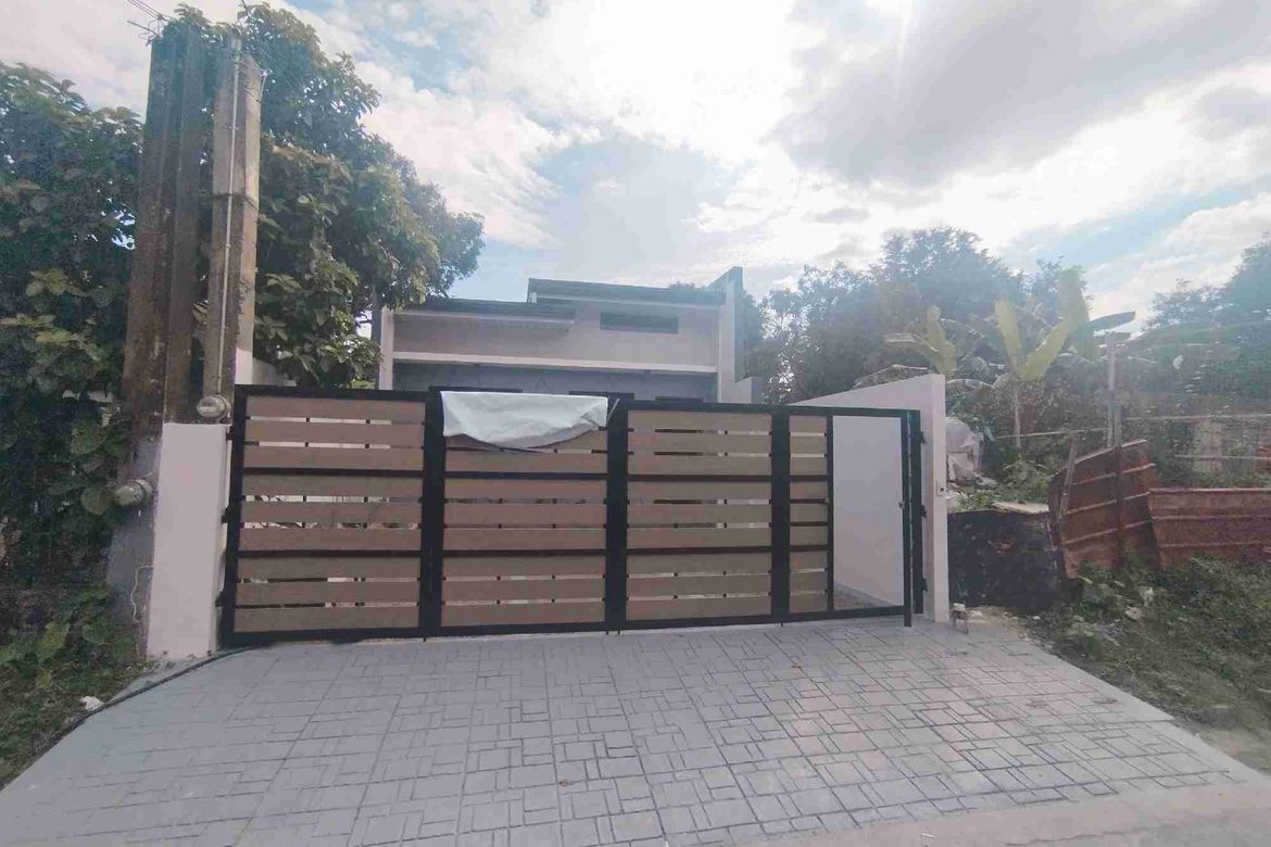 3 Bedroom House for Sale in Pilar, Las Piñas, Metro Manila