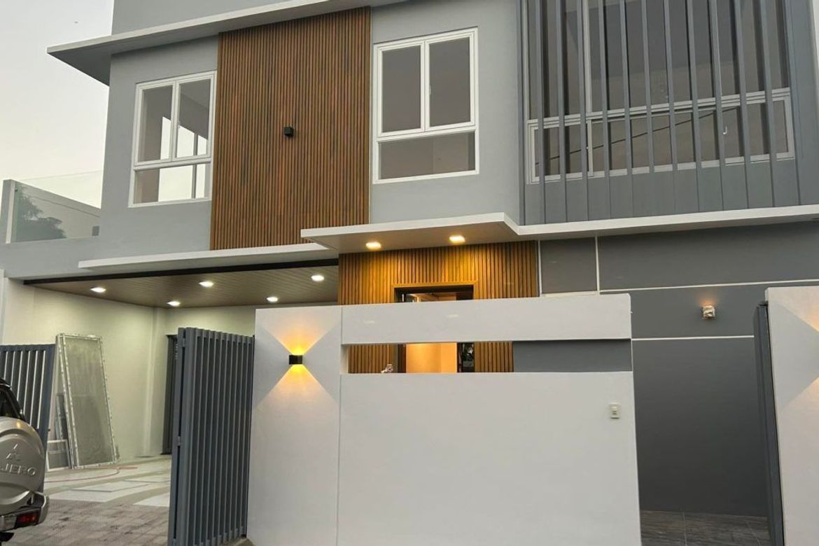 3 Bedroom House for Sale in Pinagbuhatan, Pasig, Metro Manila
