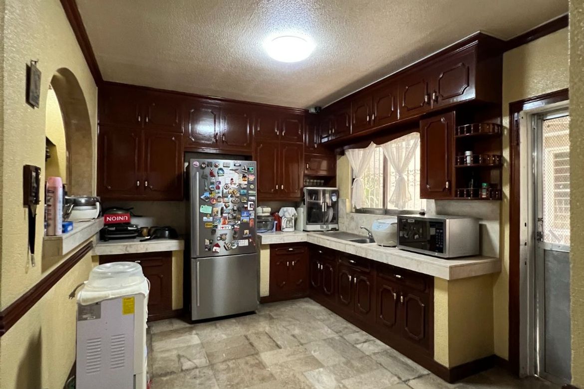 3 Bedroom House for Sale in Plainview, Mandaluyong, Metro Manila