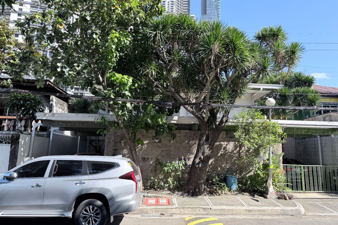 3 Bedroom House for Sale in Poblacion, Makati City – photo 3