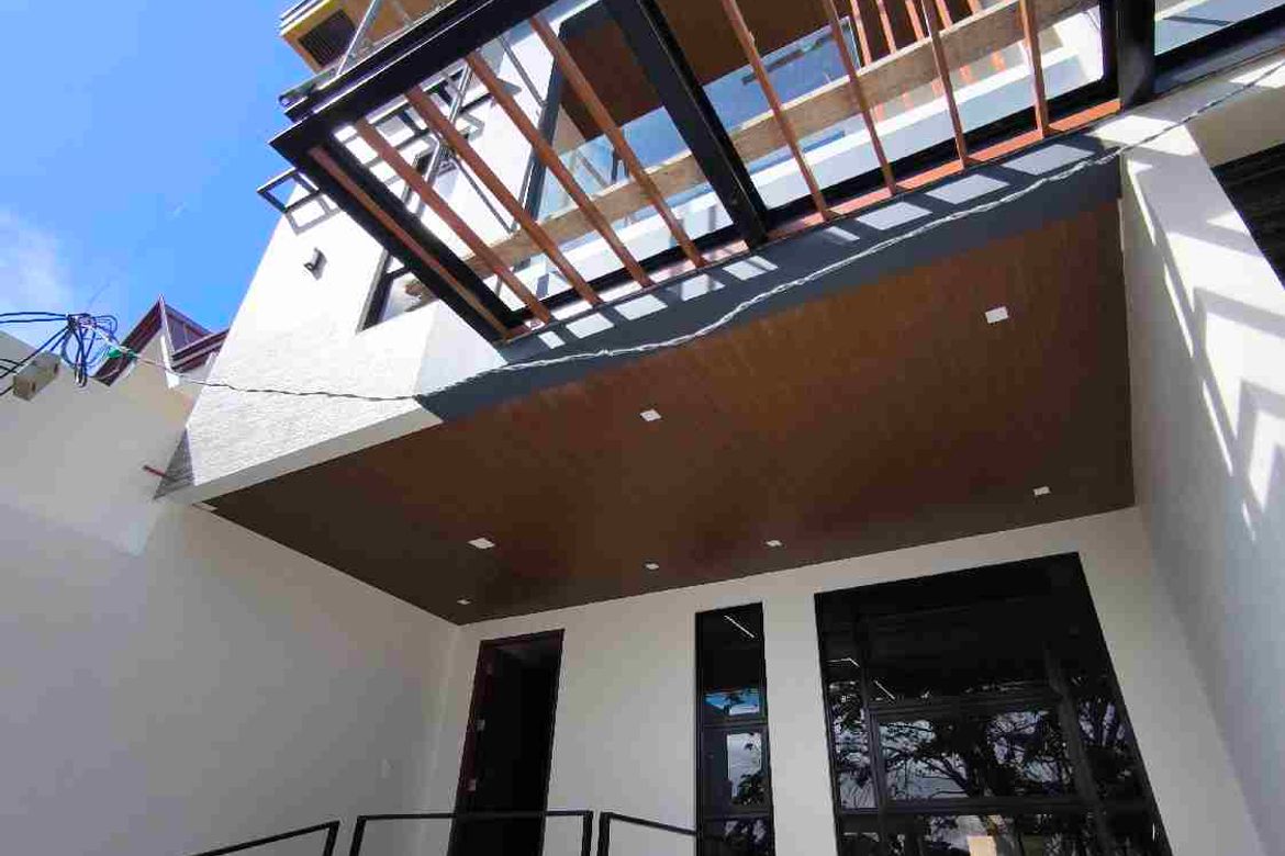 3 Bedroom House for Sale in Poblacion, Muntinlupa, Metro Manila – photo 3