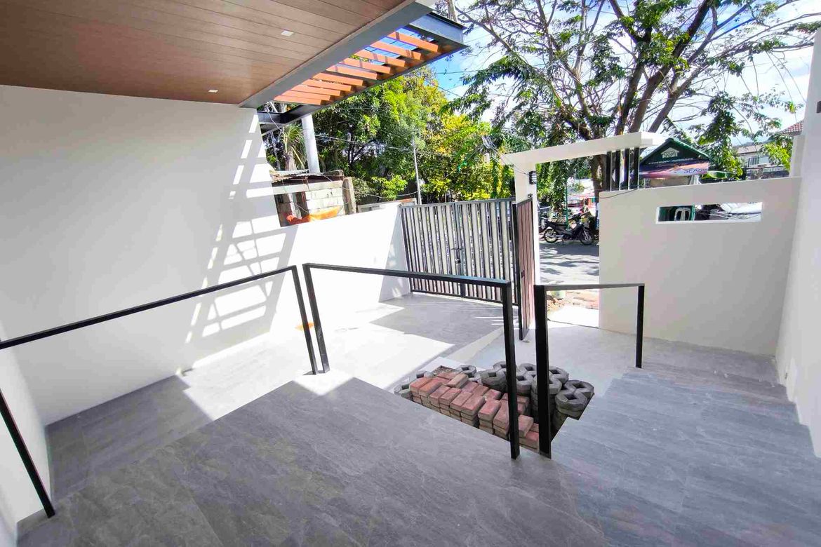 3 Bedroom House for Sale in Poblacion, Muntinlupa, Metro Manila – photo 5