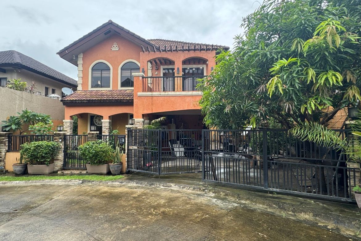3 Bedroom House for Sale in Ponticelli Hills, Molino III, Bacoor, Cavite
