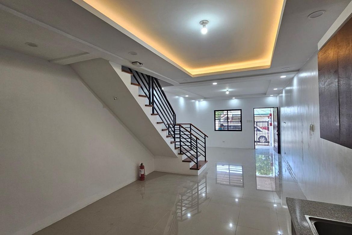 3 Bedroom House for Sale in Pulang Lupa Dos, Las Piñas, Metro Manila – photo 5