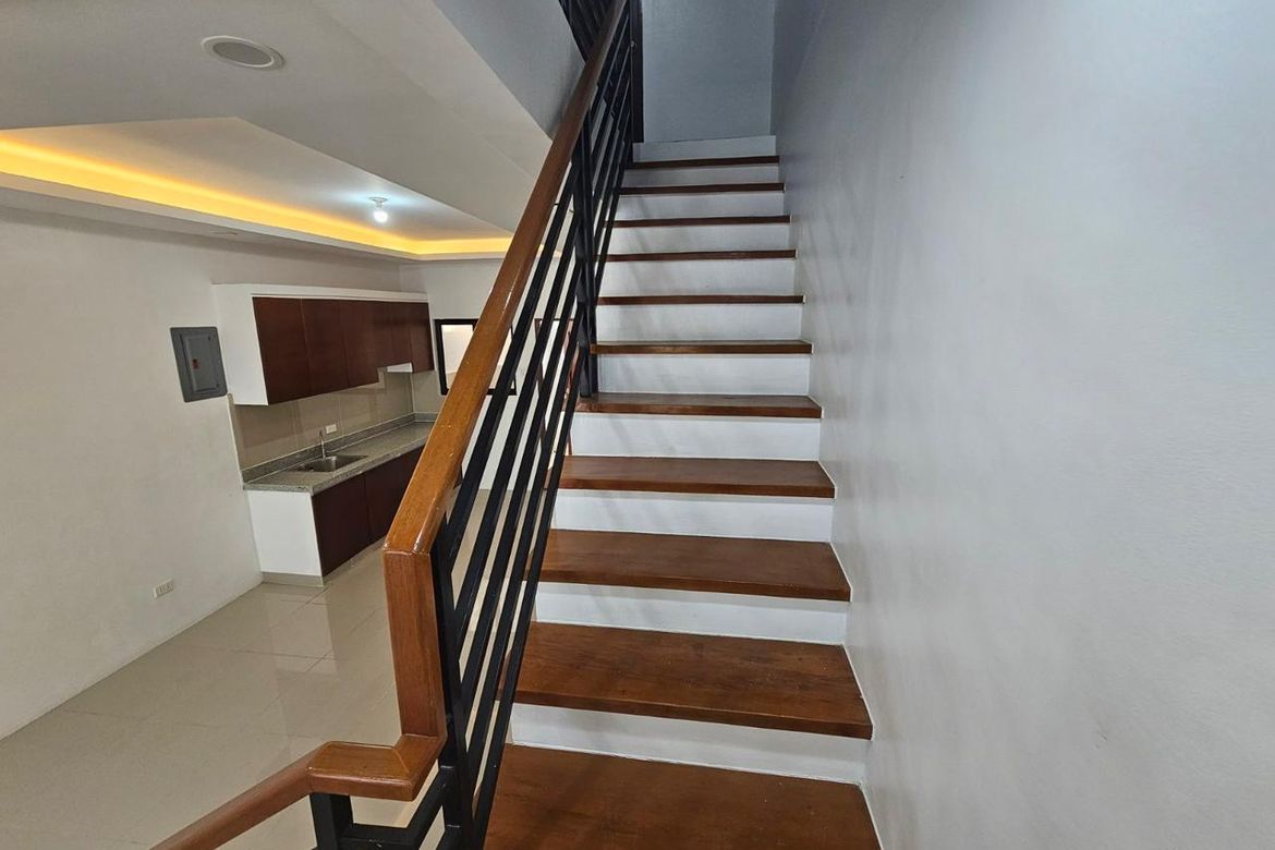 3 Bedroom House for Sale in Pulang Lupa Dos, Las Piñas, Metro Manila – photo 7
