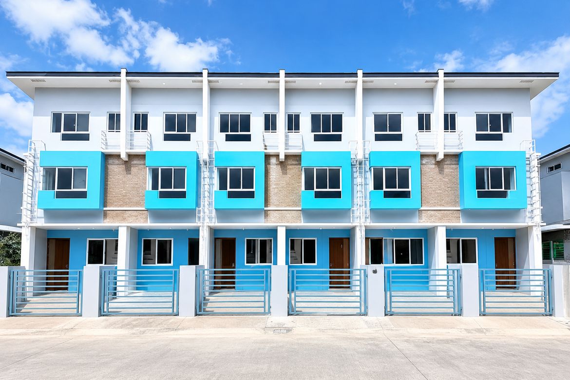 3 Bedroom House for Sale in Pulang Lupa Uno, Las Piñas, Metro Manila